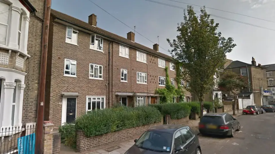 The original post-war block at 4 to 8 Hafer Road before it was rebuilt